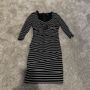 White House Black Market Black and White Stretchy Flattering Long Sleeve Dress